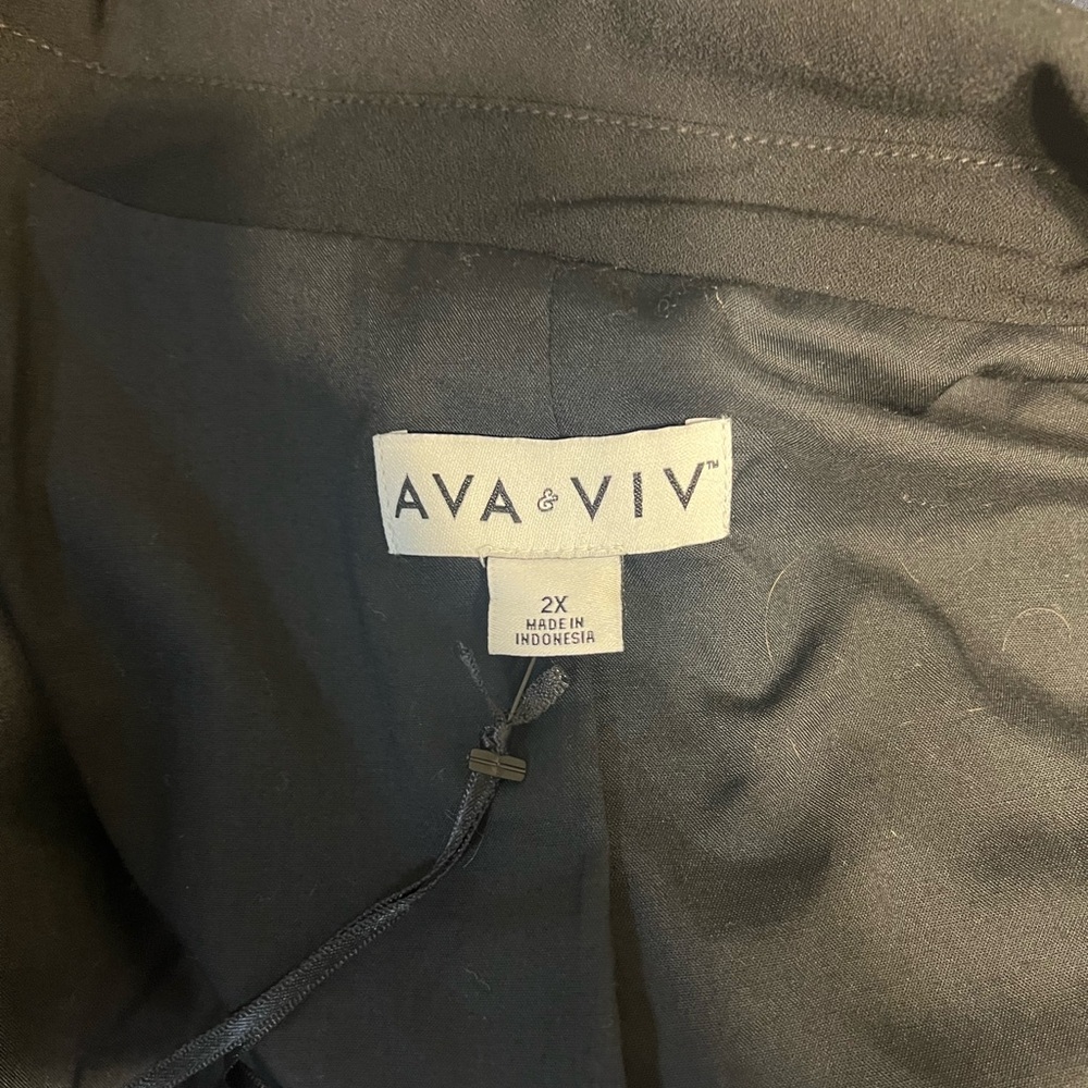 Ava & Viv Black Cropped Black Blazer
Chic Office Casual Career - Picture 4 of 5